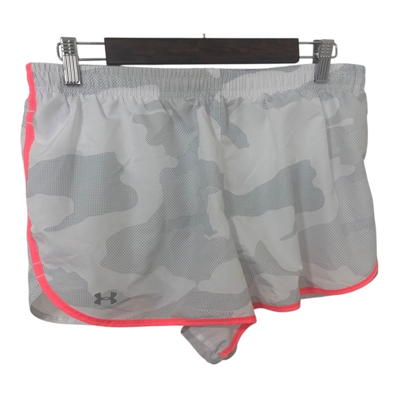 Under Armour Women's Gray Camo Shorts with Pink Trim size Large - Picture 1 of 10